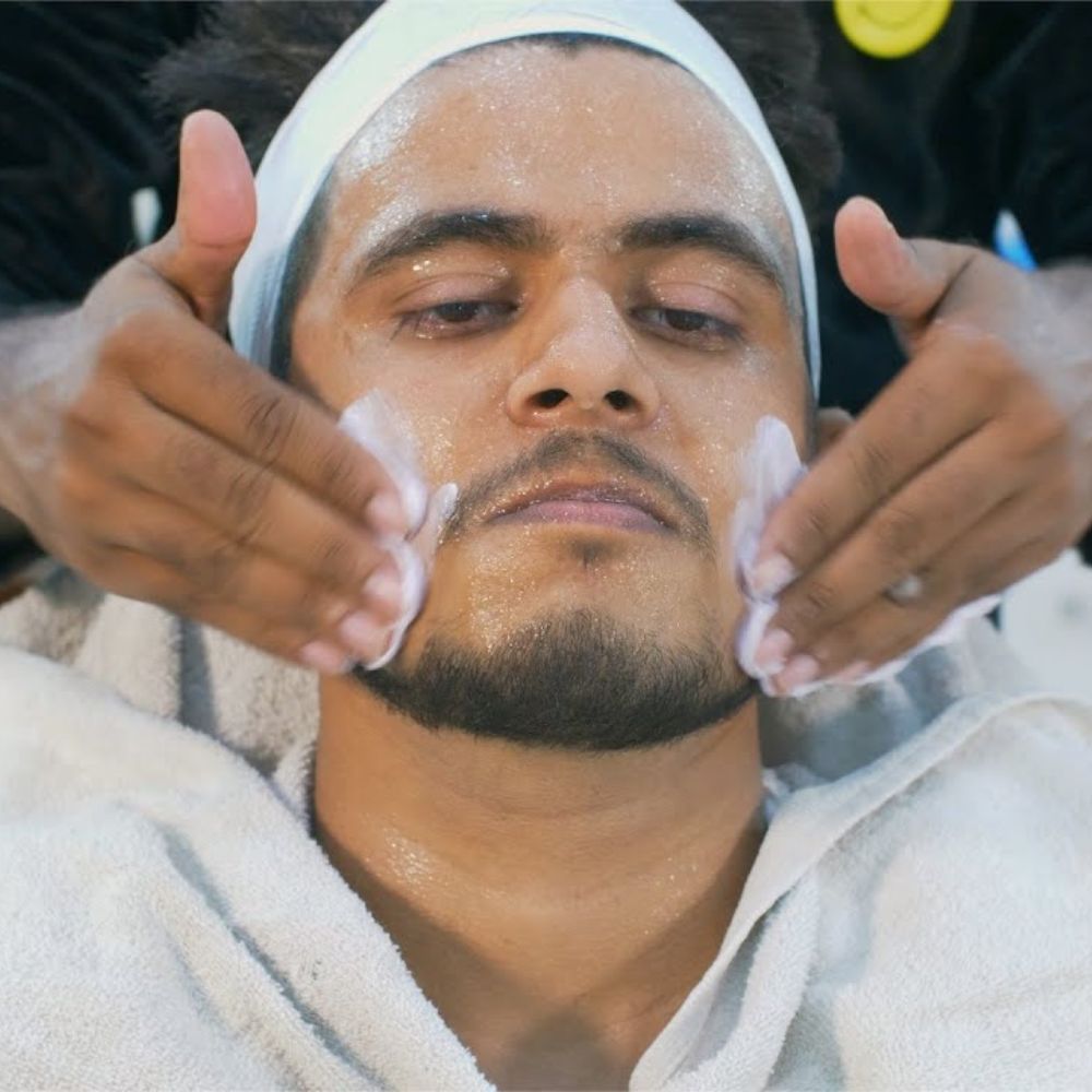 Facial at Minmini Saloon
